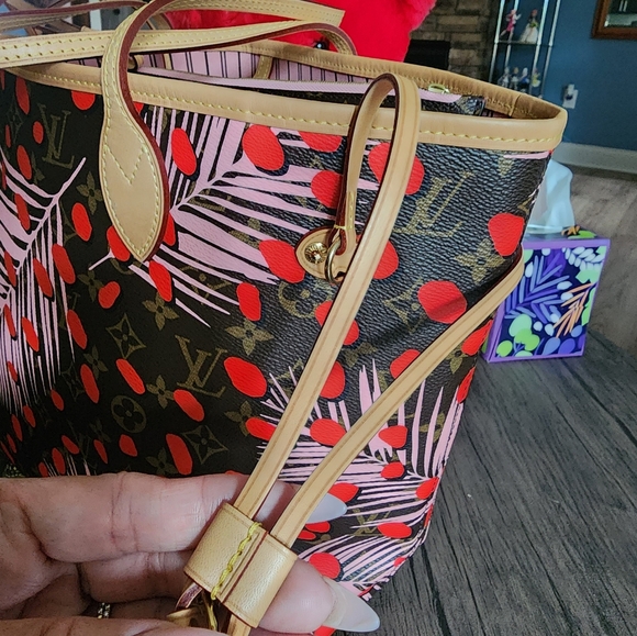 Authentic Louis vuitton Monogram jungle dot neverfull bag - Picture 12 of 16